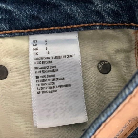 ❤️AEO❤️Distressed Denim Jean Mini Skirt❤️Size 6 - Picture 3 of 3